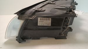 Volvo V70 Lampa przednia 31214348