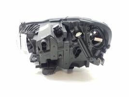 BMW 2 F46 Lampa przednia 