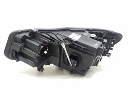 BMW 2 F46 Lampa przednia 