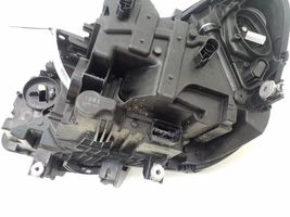 BMW 2 F46 Lampa przednia 