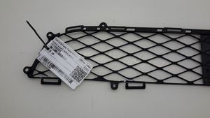 Toyota Yaris Etupuskurin alempi jäähdytinsäleikkö 531120D020