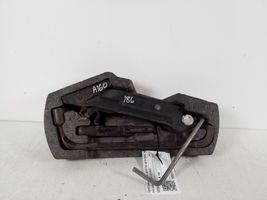 Toyota Aygo AB10 Tool set 09126-0H010