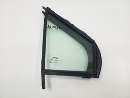 Toyota Yaris Fenêtre latérale avant / vitre triangulaire (4 portes) 681250D020