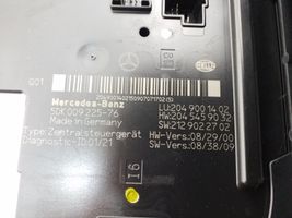 Mercedes-Benz GLK (X204) Ramka / Moduł bezpieczników A2049001402