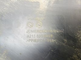 Mercedes-Benz E W213 Tavaratilan alustan suoja välipohja A2136900207