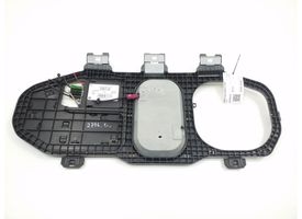 Mercedes-Benz ML W164 GPS-pystyantenni A2518201175