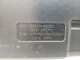 Toyota RAV 4 (XA40) Tappetino di rivestimento del bagagliaio/baule 5841042050