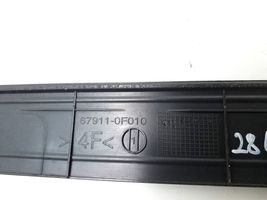 Toyota Verso Etuoven kynnyksen suojalista 679110F010