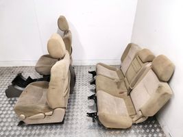 Toyota Land Cruiser (J120) Set interni 