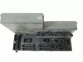 Mercedes-Benz E W210 Module de fusibles A0225455332