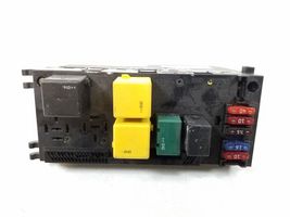 Mercedes-Benz E W210 Module de fusibles A0225455332