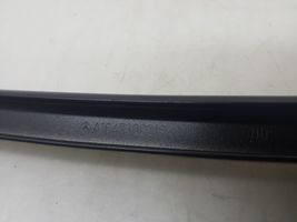 Mercedes-Benz ML W164 Rail de pare-brise de porte arrière A1647300219