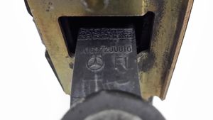 Mercedes-Benz ML W163 Cerniera finecorsa della portiera anteriore A1637200016