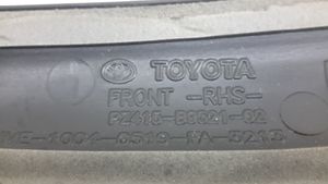 Toyota RAV 4 (XA30) Listwa zderzaka przedniego PZ415B9521