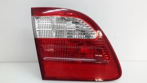 Mercedes-Benz E W211 Luci posteriori del portellone del bagagliaio A2118201364