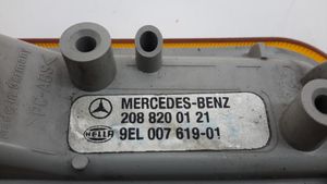 Mercedes-Benz CLK A208 C208 Clignotant avant A2088200121