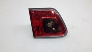 Toyota Avensis T270 Aizmugurējais lukturis pārsegā 8159005120