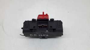 Mercedes-Benz SLK R171 Module de fusibles A2035450803