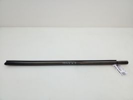 Mercedes-Benz E W210 Rivestimento modanatura del vetro della portiera anteriore A2106900780