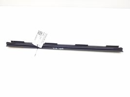 Toyota Verso Baguette moulure de porte arrière 681740F020