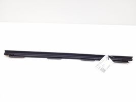 Toyota Verso Baguette moulure de porte arrière 681730F020