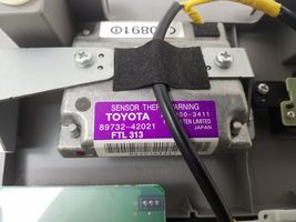 Toyota RAV 4 (XA30) Światło fotela przedniego 8126042040