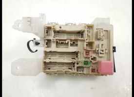 Toyota Avensis T270 Fuse module 8273005150