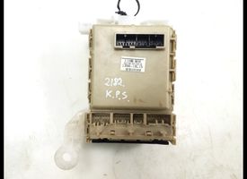 Toyota Avensis T270 Fuse module 8273005150