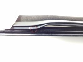 Mercedes-Benz E W211 Rivestimento modanatura del vetro della portiera anteriore A2117250565