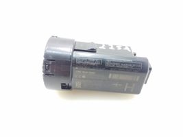 Toyota RAV 4 (XA40) Interruttore a pulsante start e stop motore 8961142012