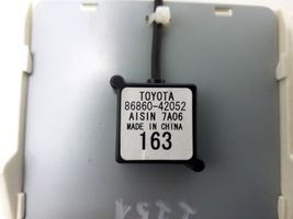 Toyota RAV 4 (XA40) GPS-pystyantenni 8686042052