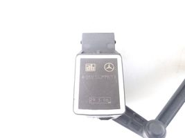 Mercedes-Benz R W251 Takailmanjousituksen korkeusanturi A0105427717