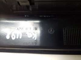 Mercedes-Benz R W251 Takaoven kynnyksen suojalista A25168005359051
