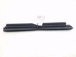 Toyota C-HR Rivestimento della portiera posteriore 68174F4011