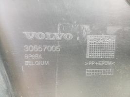 Volvo S40 Передний бампер 30657005