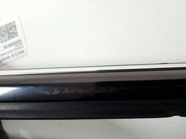 Mercedes-Benz CLK A209 C209 Listón embellecedor de la ventana de la puerta delantera A2096900180