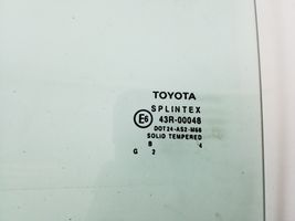 Toyota Avensis T250 Pagrindinis galinių durų stiklas 68104-05100