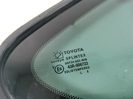 Toyota Avensis T220 Galinis šoninis kėbulo stiklas 