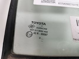 Toyota Yaris Szyba karoseryjna drzwi przednich 68125-0D021