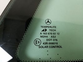Mercedes-Benz ML W163 Takasivuikkuna/-lasi A1636700212