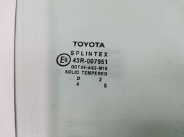 Toyota Corolla E120 E130 Finestrino/vetro portiera anteriore (coupé) 68101-02110