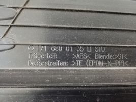 Mercedes-Benz SLK R171 Etuoven kynnyksen suojalista A1716800135