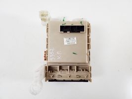 Toyota Avensis T270 Module de fusibles 82730-05150