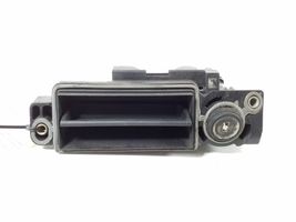 Mercedes-Benz E W211 Maniglia esterna per portiera di carico A2037500693