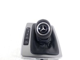 Mercedes-Benz GLK (X204) Vaihdevivun/vaihtajan verhoilu nahka/nuppi A2042673310