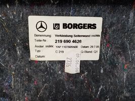 Mercedes-Benz CLS C219 Boczek / Tapicerka / bagażnika A2196904626