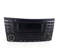 Mercedes-Benz CLS C219 Radio/CD/DVD/GPS-pääyksikkö A2118201079