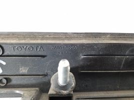 Toyota Auris 150 Lampa oświetlenia tylnej tablicy rejestracyjnej 76801-02250