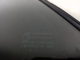 Toyota Avensis T270 Vetro del deflettore posteriore 68124-05100