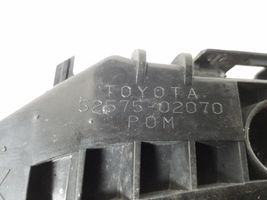 Toyota Auris 150 Uchwyt / Mocowanie zderzaka tylnego 52575-02070